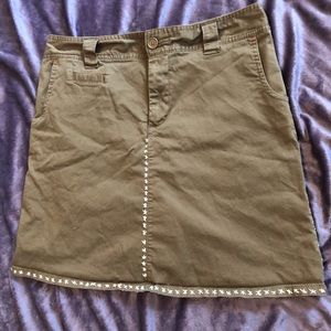 White Stag hand embroidered skirt